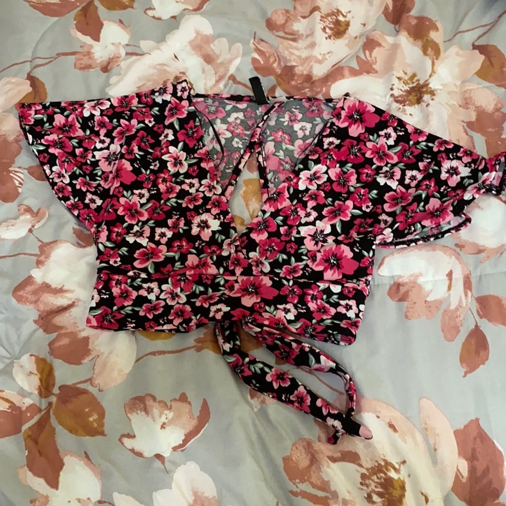 Flower pattern pink and black crop top from H&M size XS